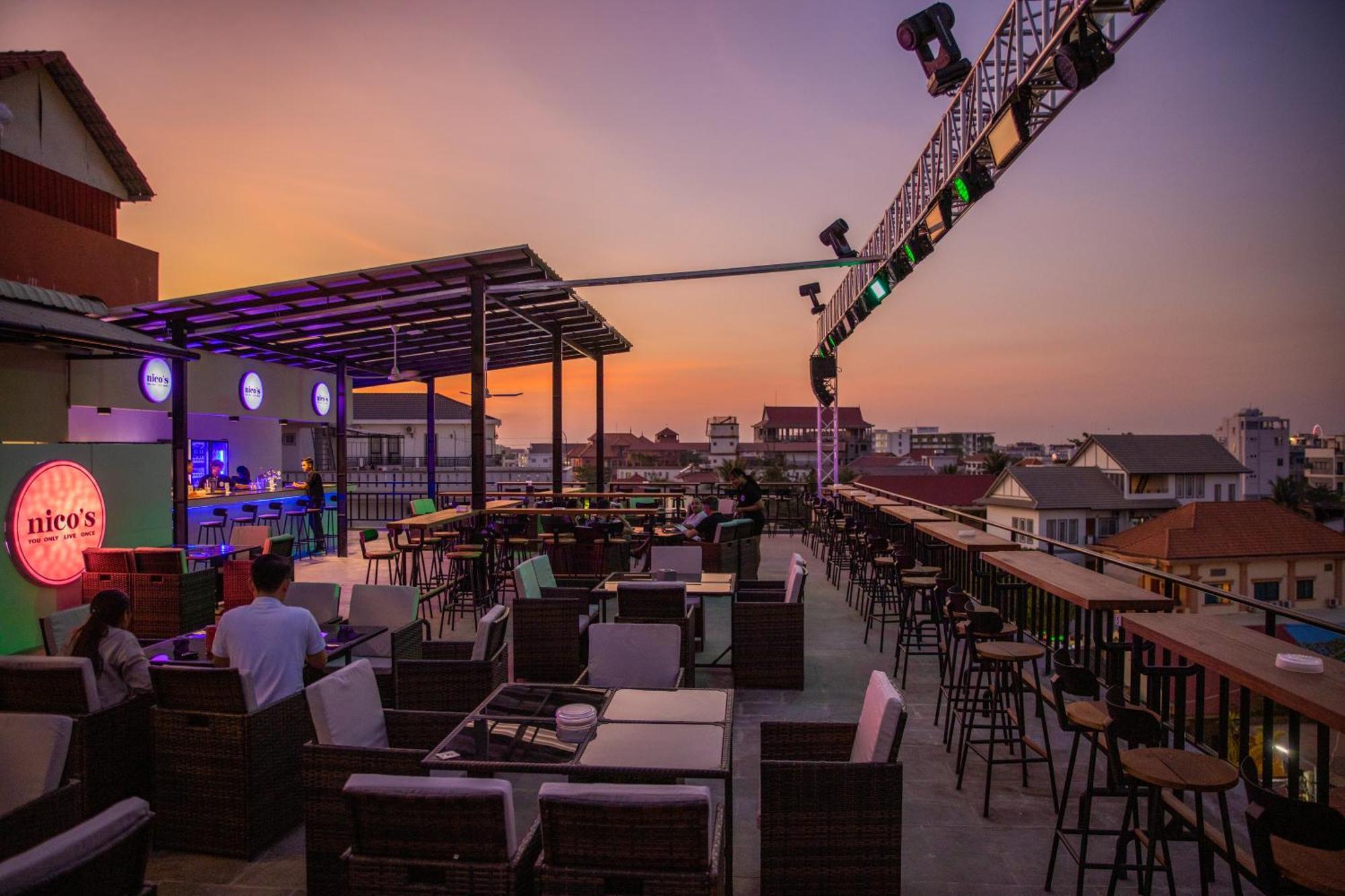 Nico'S Hotel And Skybar Сиемрип Экстерьер фото